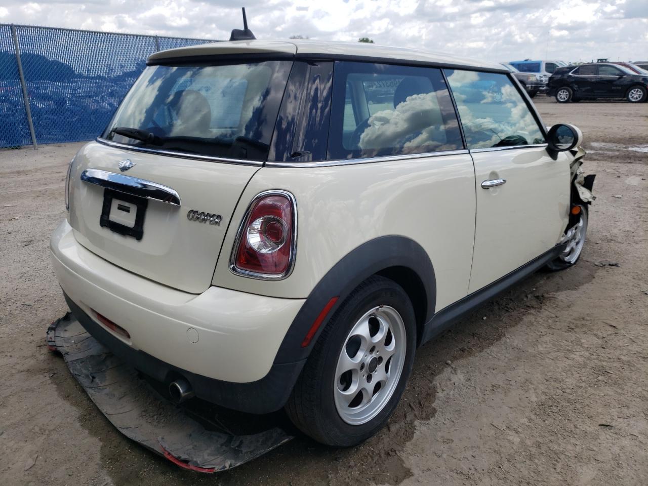 Photo 4 from auction – 2013 MINI COOPER with VIN WMWSU3C52DT680362