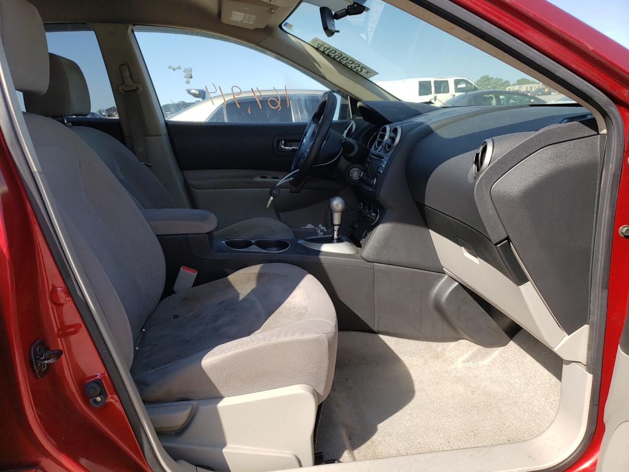 Photo 5 from auction – 2013 NISSAN ROGUE S with VIN JN8AS5MT2DW527223