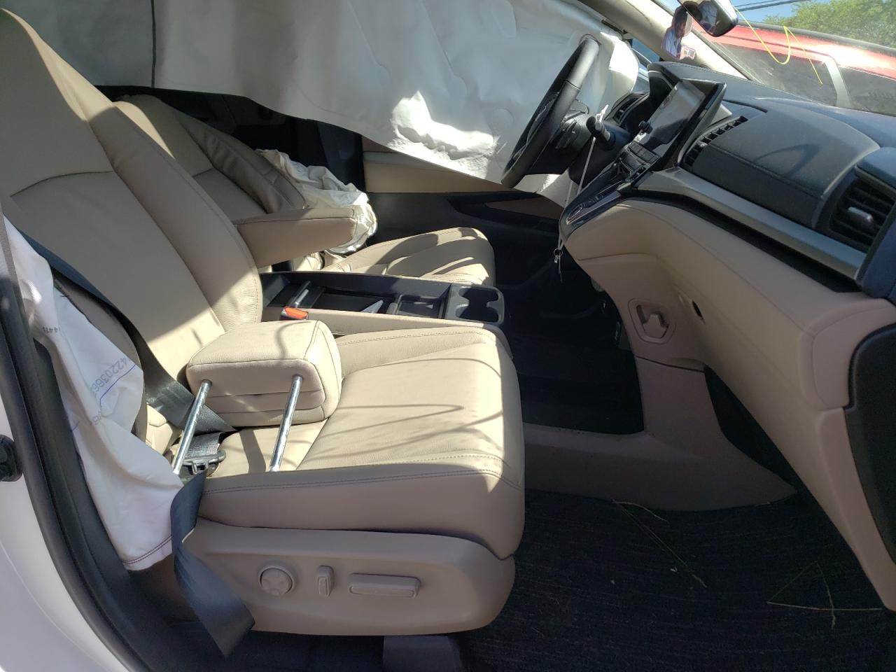 Photo 5 from auction – 2021 HONDA ODYSSEY EX with VIN 5FNRL6H75MB024188
