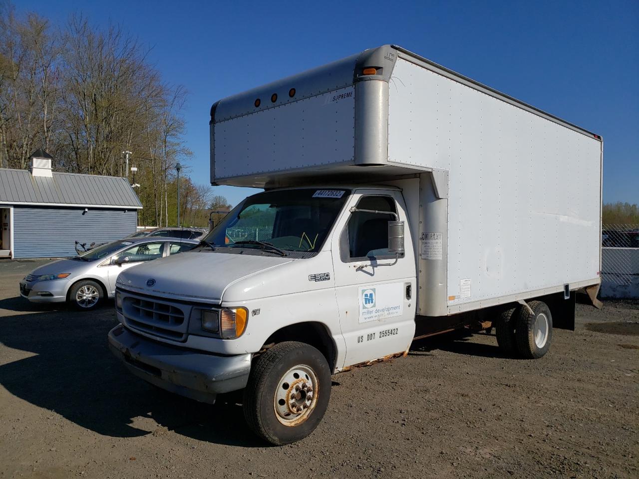 Photo 2 from auction – 2002 FORD ECONOLINE with VIN 1FDWE35L12HA38112