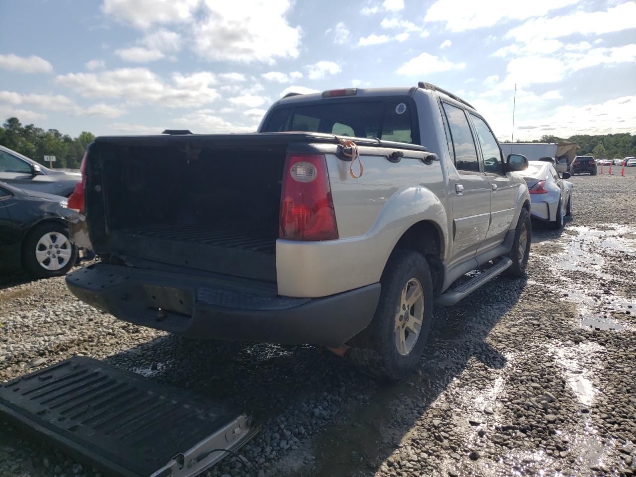 Photo 4 from auction – 2005 FORD EXPLORER S with VIN 1FMZU67KX5UB82355