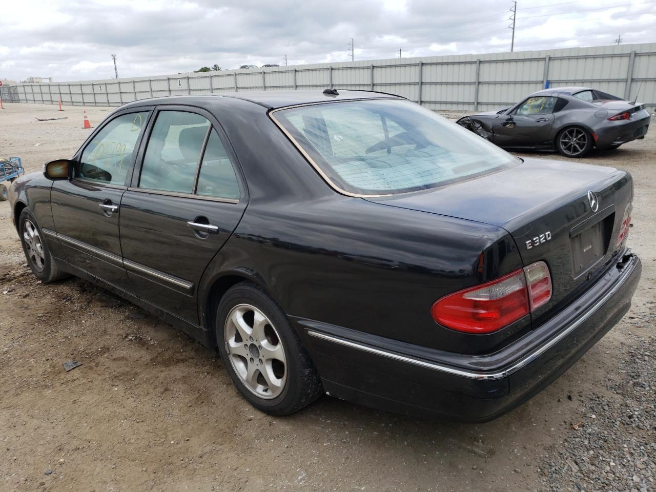 Фото 3 с аукциона – 2002 MERCEDES-BENZ E 320 с VIN WDBJF65J62B425820