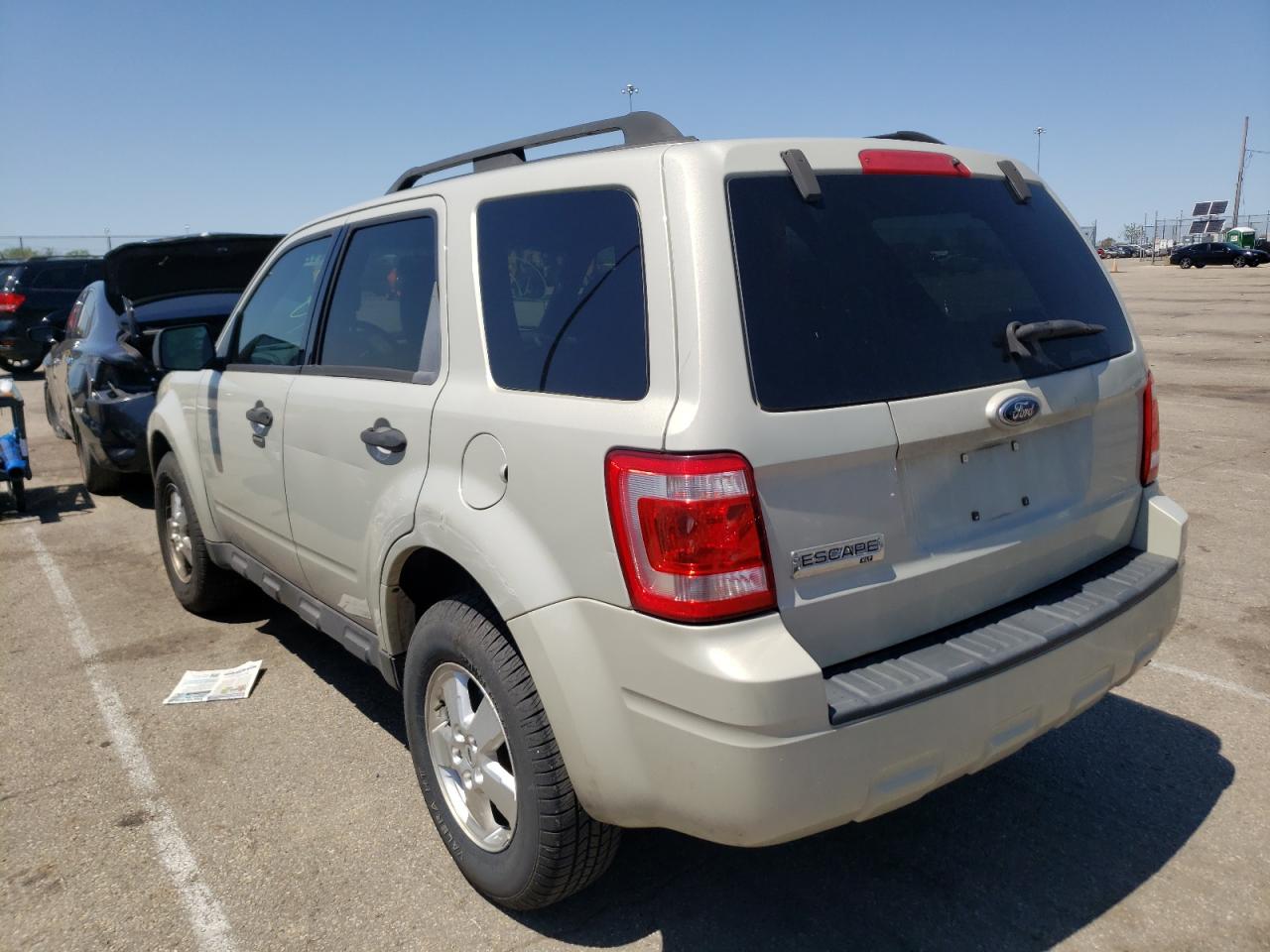 Photo 3 from auction – 2009 FORD ESCAPE XLT with VIN 1FMCU03G49KA53629