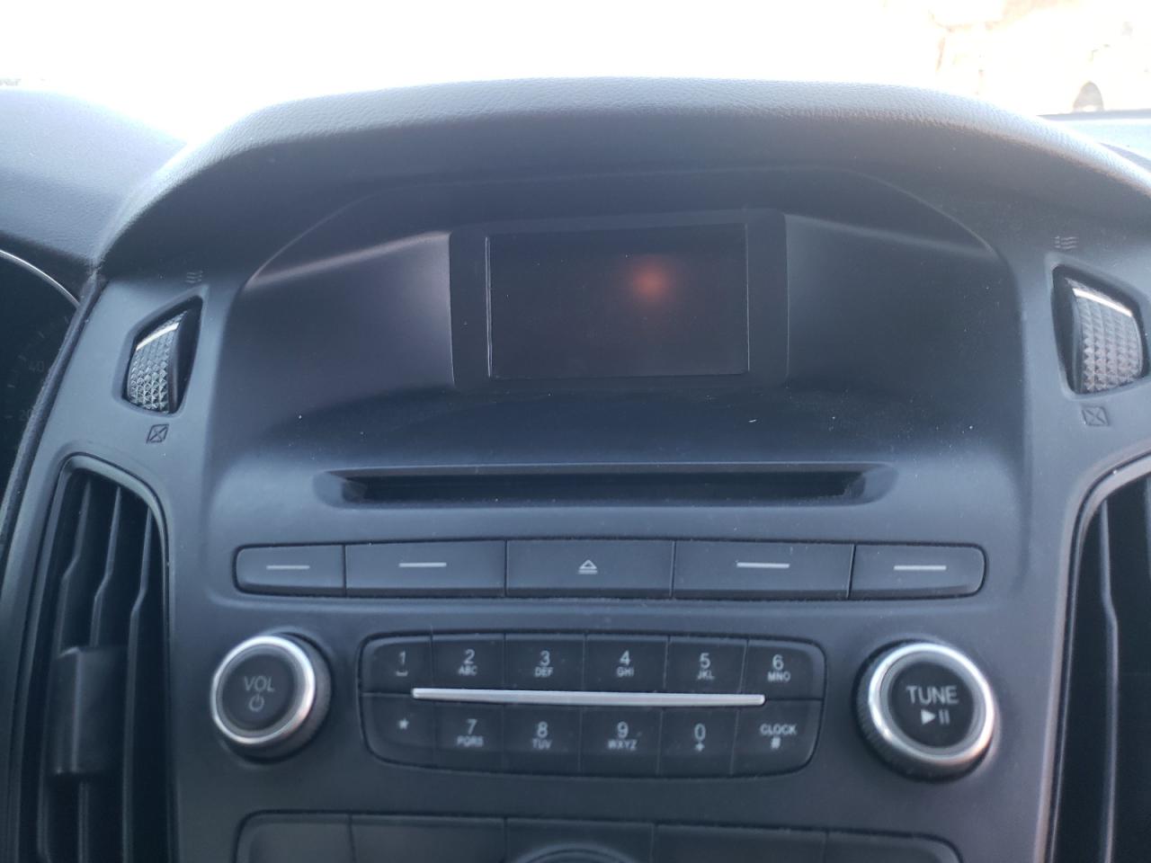 Photo 9 from auction – 2016 FORD FOCUS SE with VIN 1FADP3K20GL285486