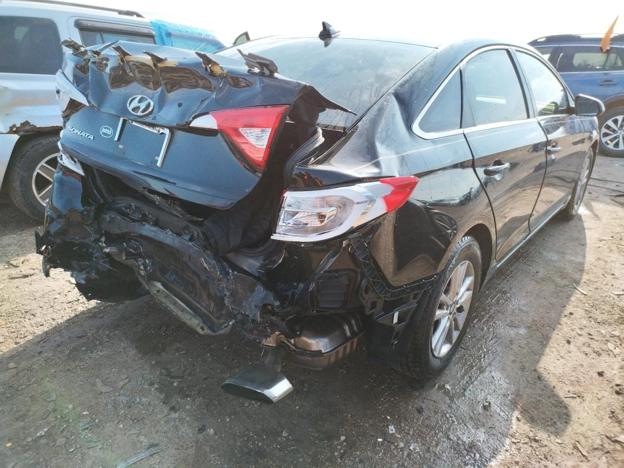 Photo 4 from auction – 2017 HYUNDAI SONATA SE with VIN 5NPE24AF2HH565438