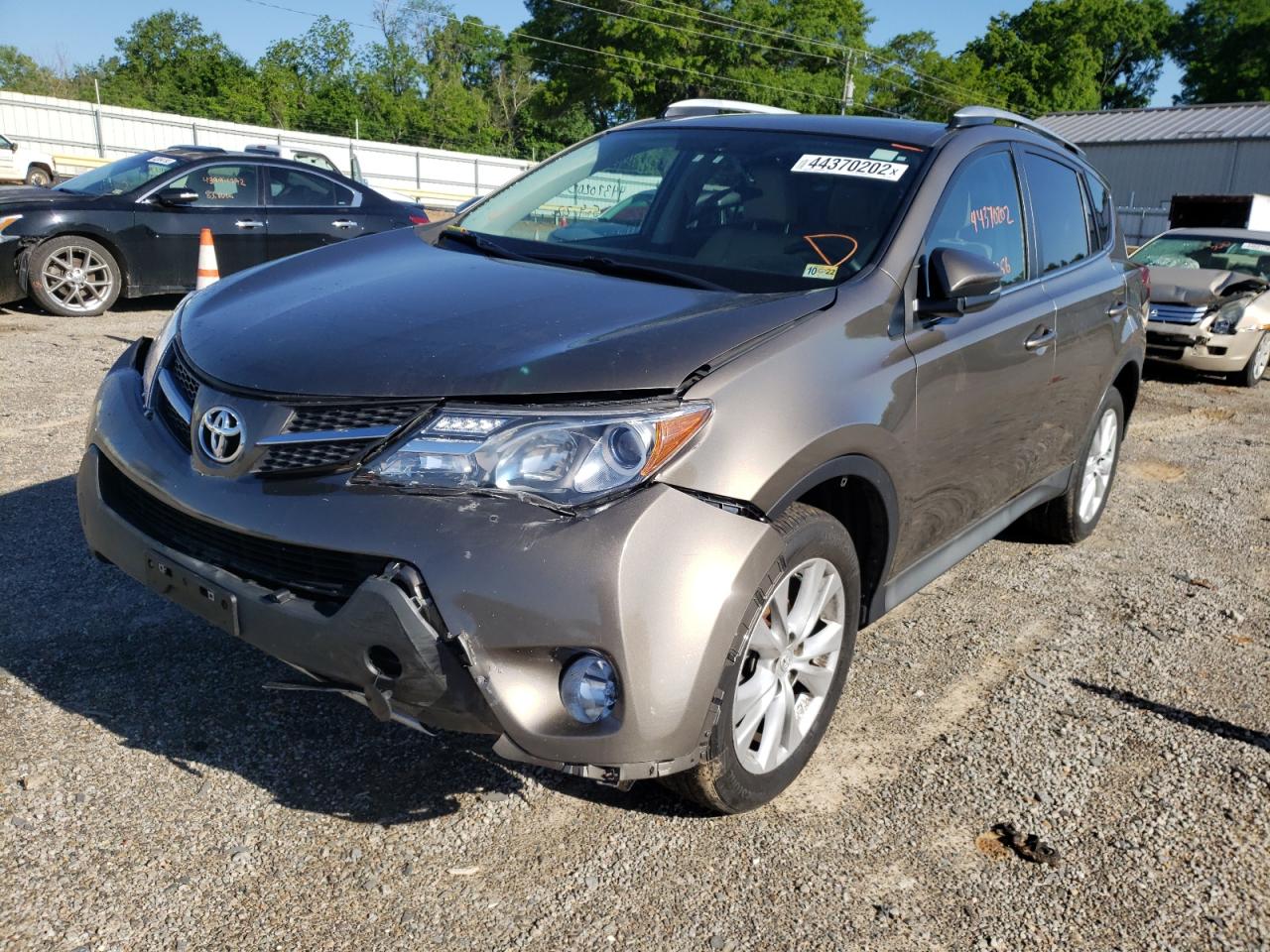 Photo 2 from auction – 2015 TOYOTA RAV4 LIMIT with VIN 2T3DFREVXFW392109