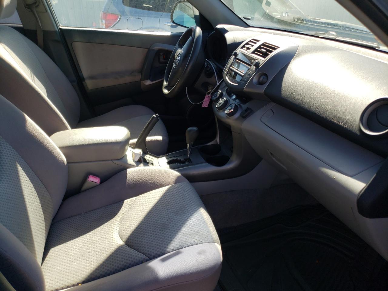 Photo 5 from auction – 2006 TOYOTA RAV4 with VIN JTMZD33V865000103