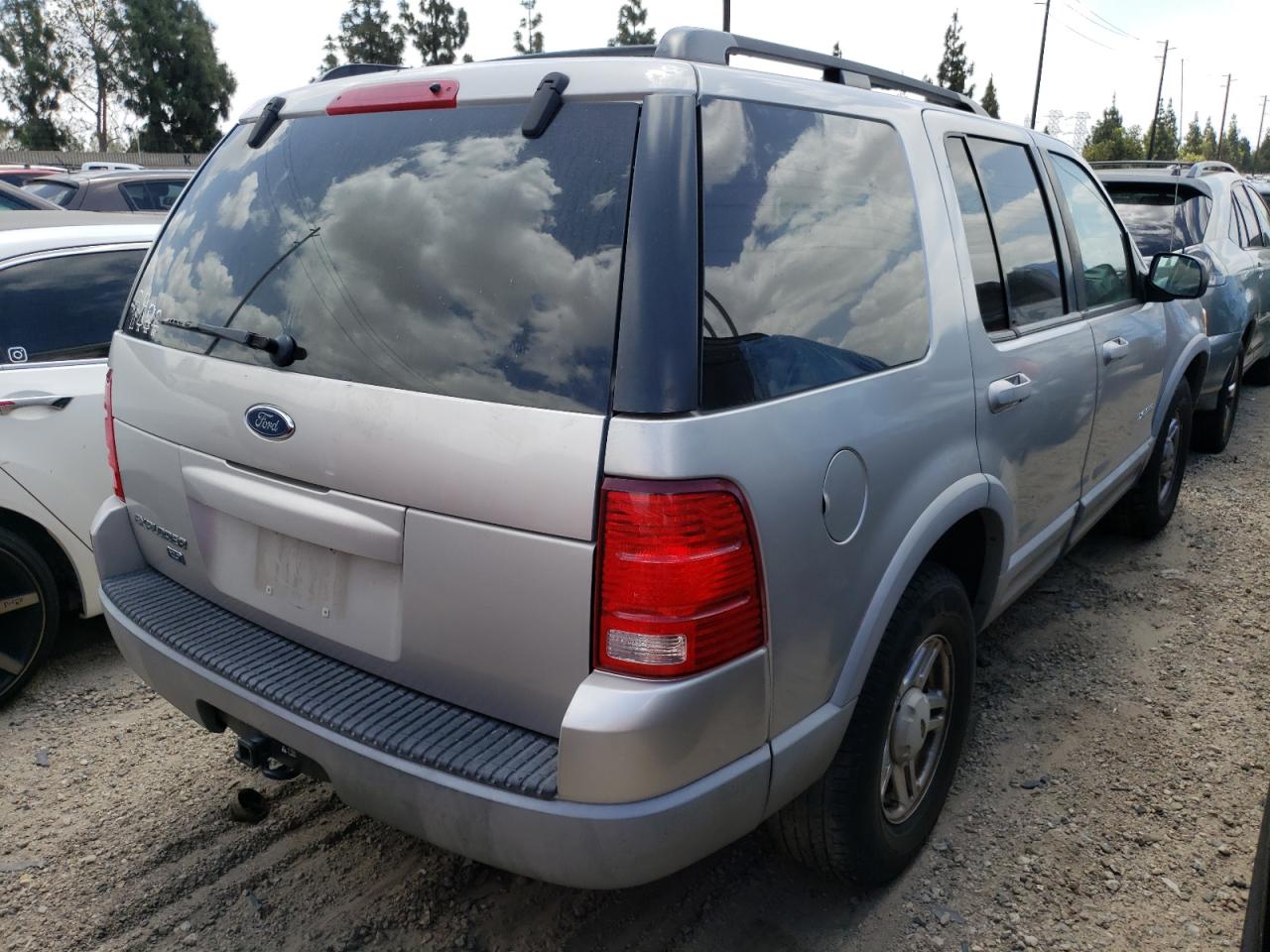 Photo 4 from auction – 2002 FORD EXPLORER X with VIN 1FMZU63K92ZC82161