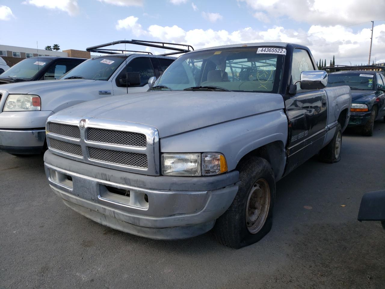 Photo 2 from auction – 1996 DODGE RAM 1500 with VIN 1B7HC16Y9TS681443