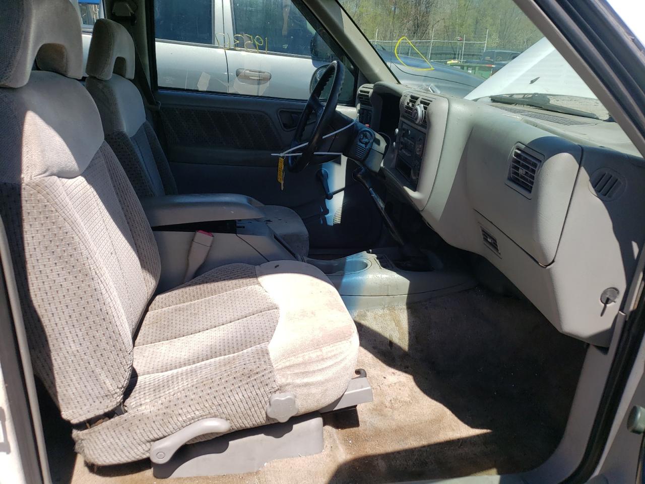 Photo 5 from auction – 1995 GMC SONOMA with VIN 1GTCS1943SK536192