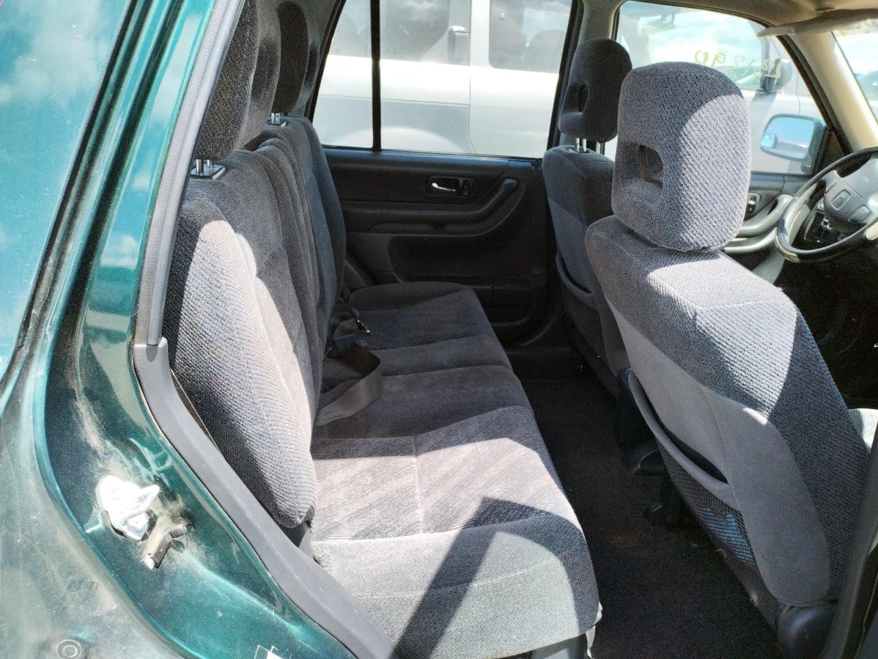 Photo 6 from auction – 2001 HONDA CR-V EX with VIN JHLRD186X1C006322