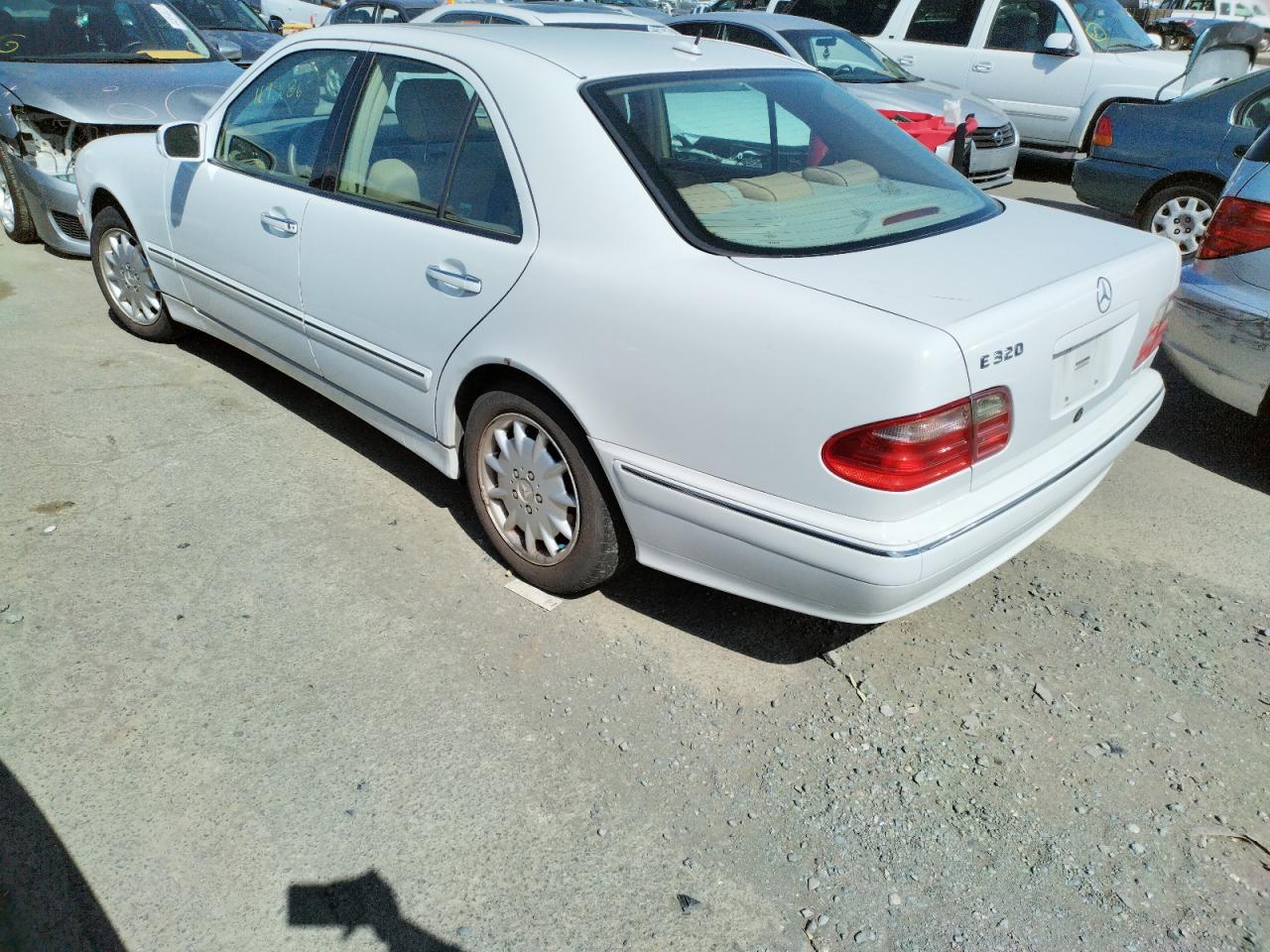 Photo 3 from auction – 2001 MERCEDES-BENZ E 320 with VIN WDBJF65J81B247326