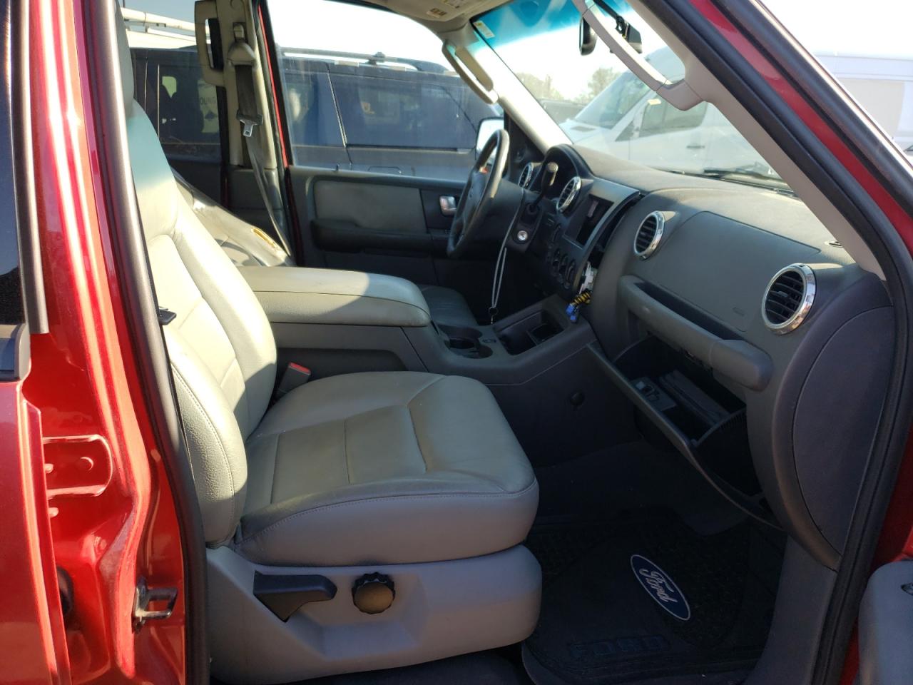 Photo 5 from auction – 2003 FORD EXPEDITION with VIN 1FMFU16L03LA17028