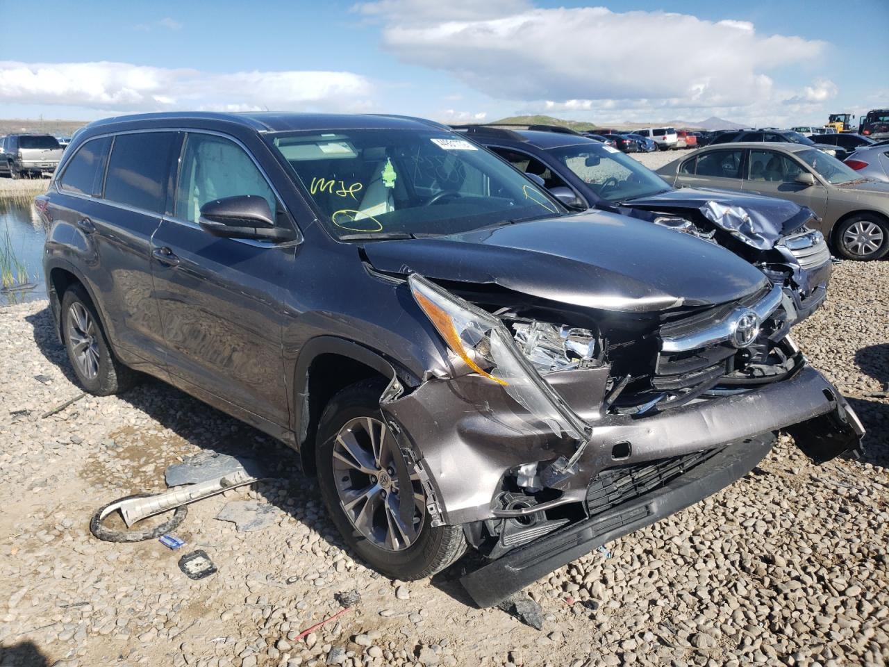 TOYOTA HIGHLANDER 2014 with VIN 5TDJKRFH4ES041056 - Photo from auction