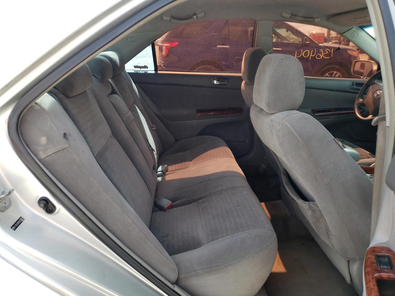Photo 6 from auction – 2005 TOYOTA CAMRY with VIN 4T1BE30K95U559877