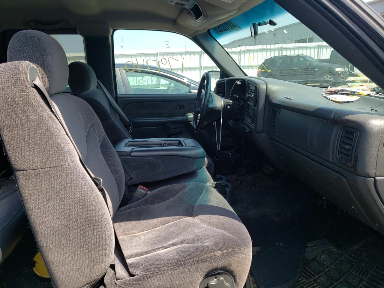 Photo 5 from auction – 2002 CHEVROLET SILVERADO with VIN 2GCEC19V721227663