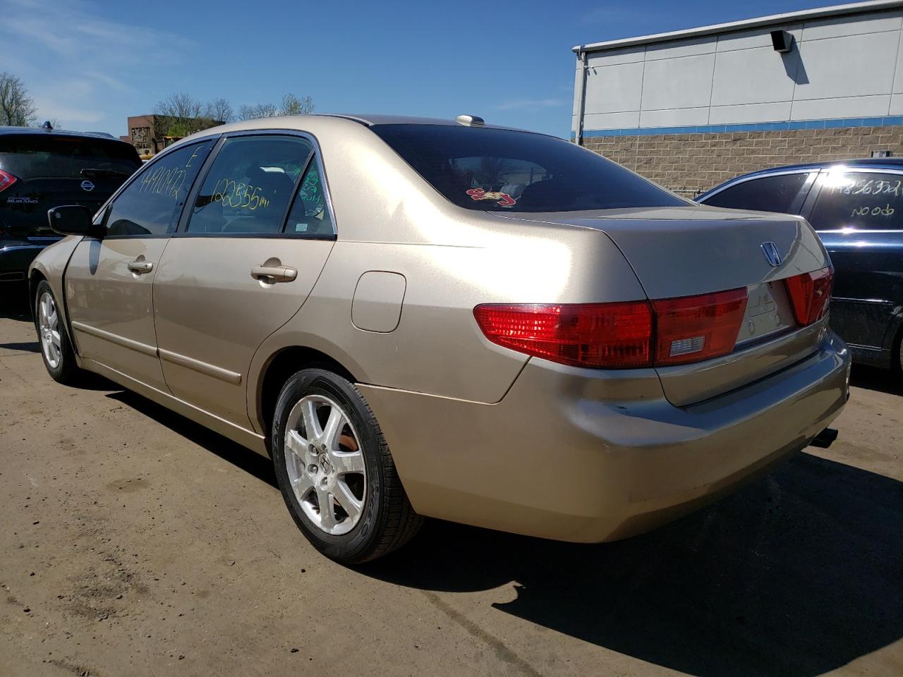 Photo 3 from auction – 2004 HONDA ACCORD with VIN 1HGCM568X4A124046