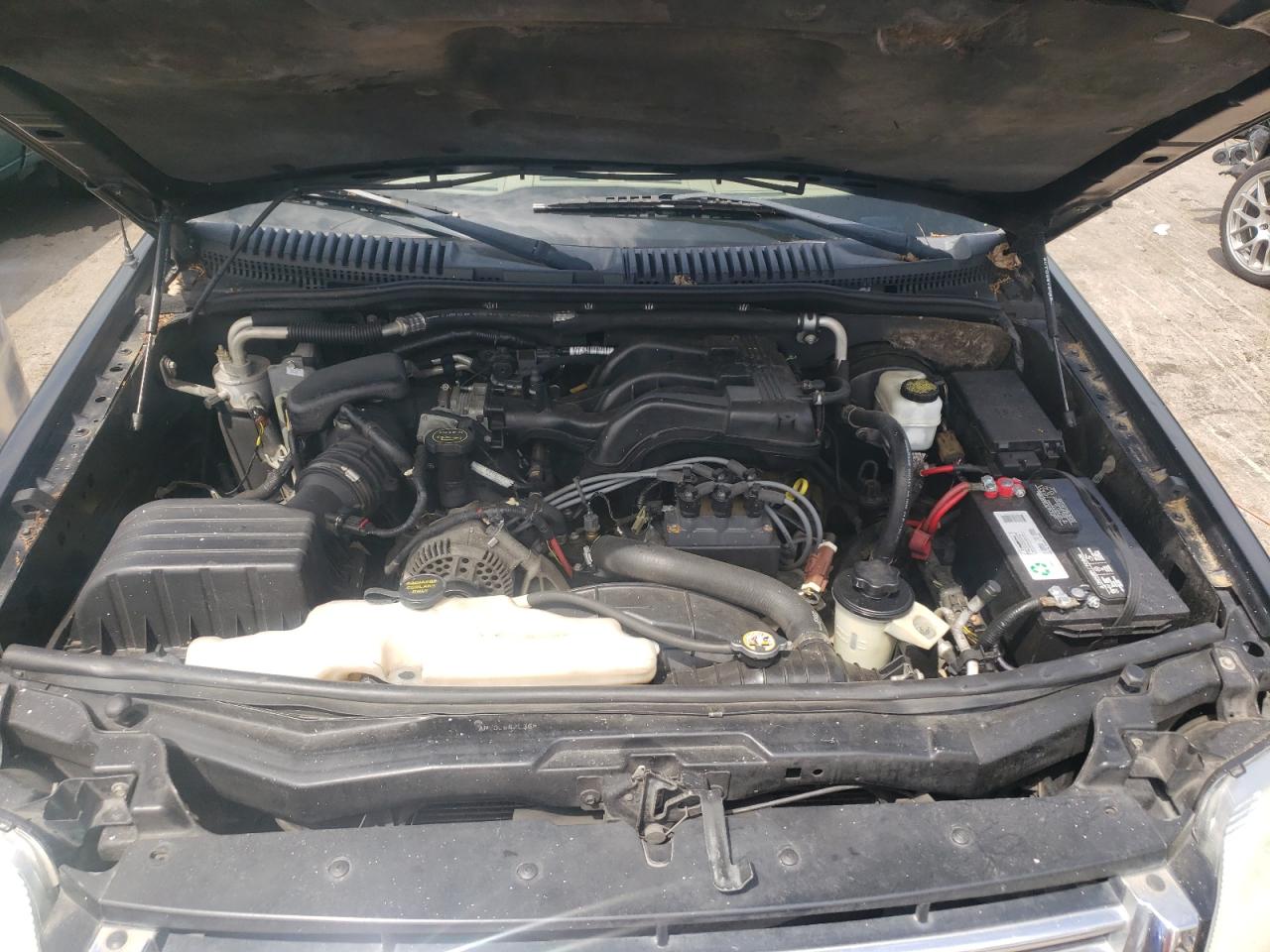 Photo 7 from auction – 2008 FORD EXPLORER X with VIN 1FMEU63E98UA77986