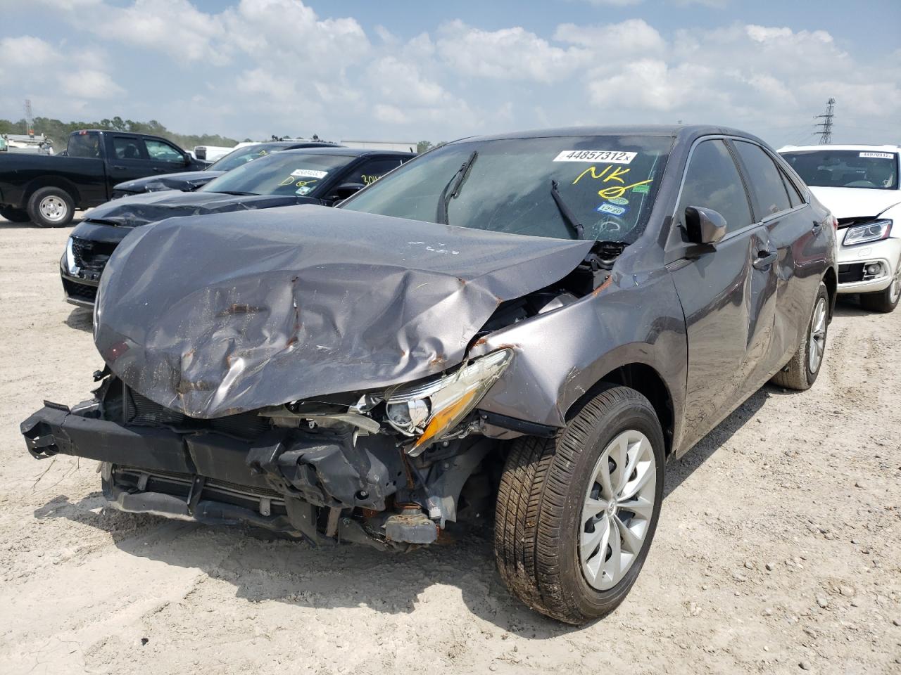 Photo 2 from auction – 2015 TOYOTA CAMRY LE with VIN 4T1BF1FK2FU069209