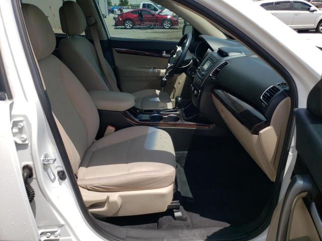 Photo 5 from auction – 2015 KIA SORENTO LX with VIN 5XYKT4A69FG647381