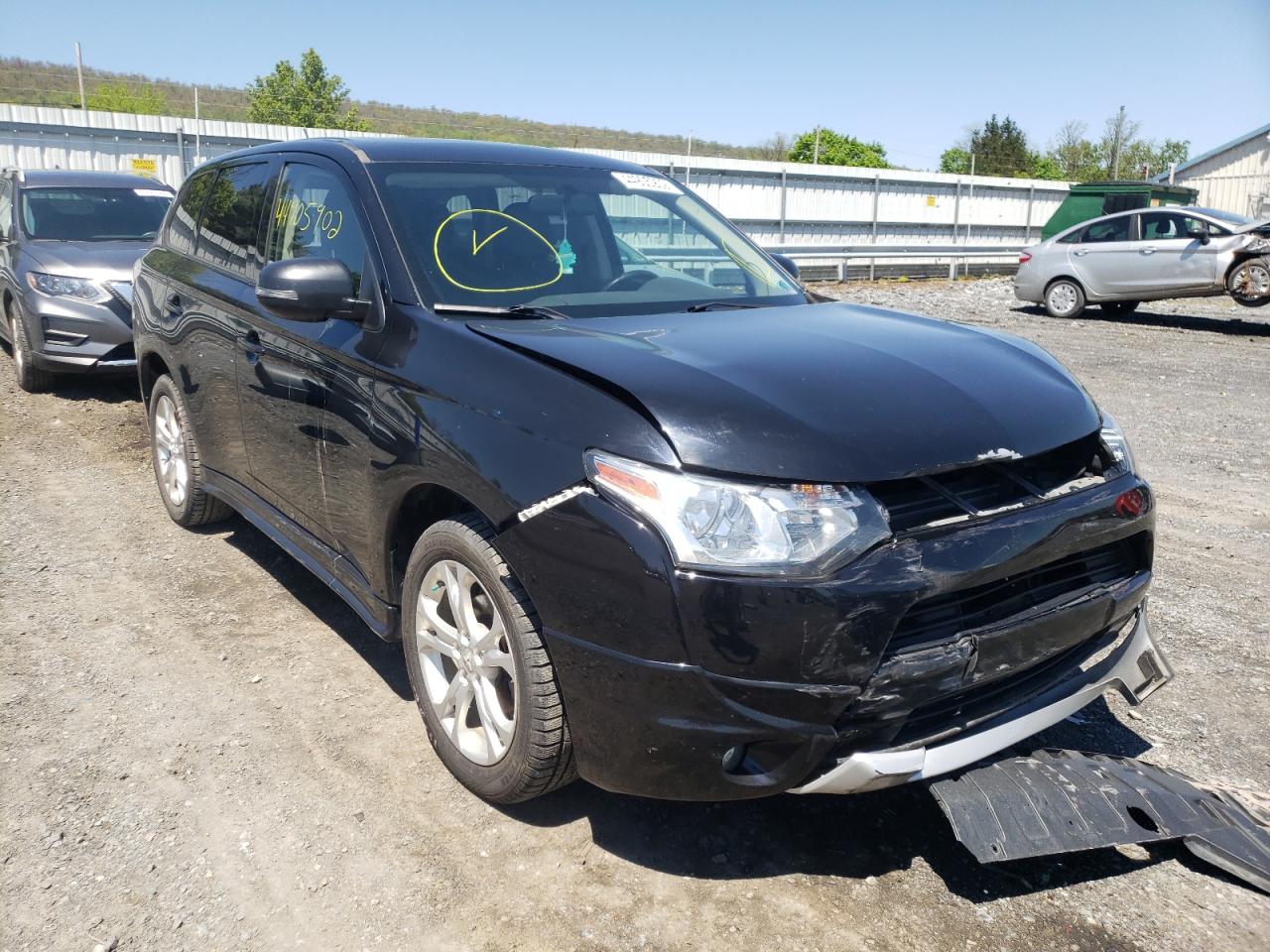 MITSUBISHI OUTLANDER 2014 z numerem VIN JA4AZ3A35EZ014039 - Zdjęcie z aukcji