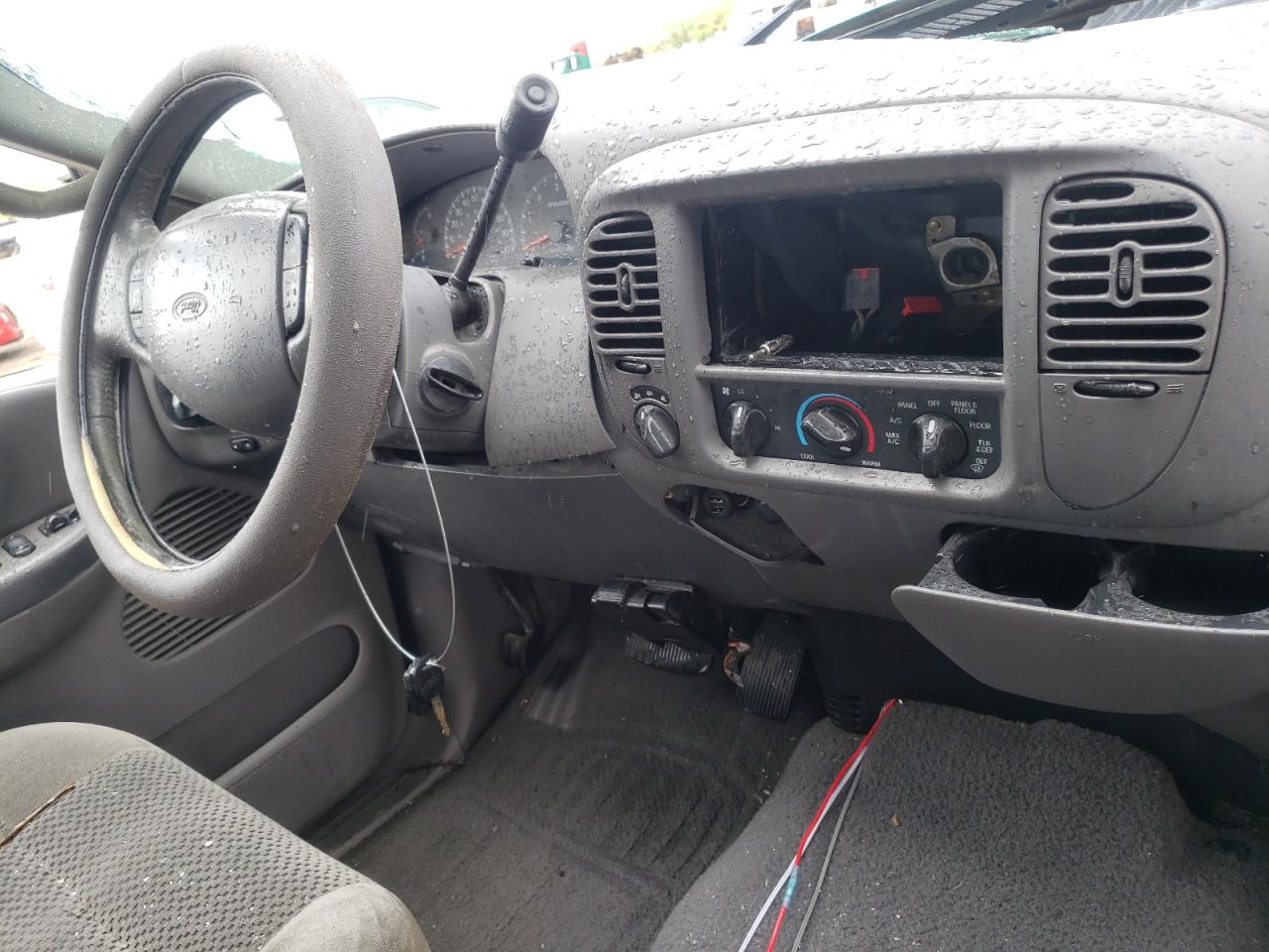 Photo 9 from auction – 2001 FORD F150 SUPER with VIN 1FTRW08L41KF48593