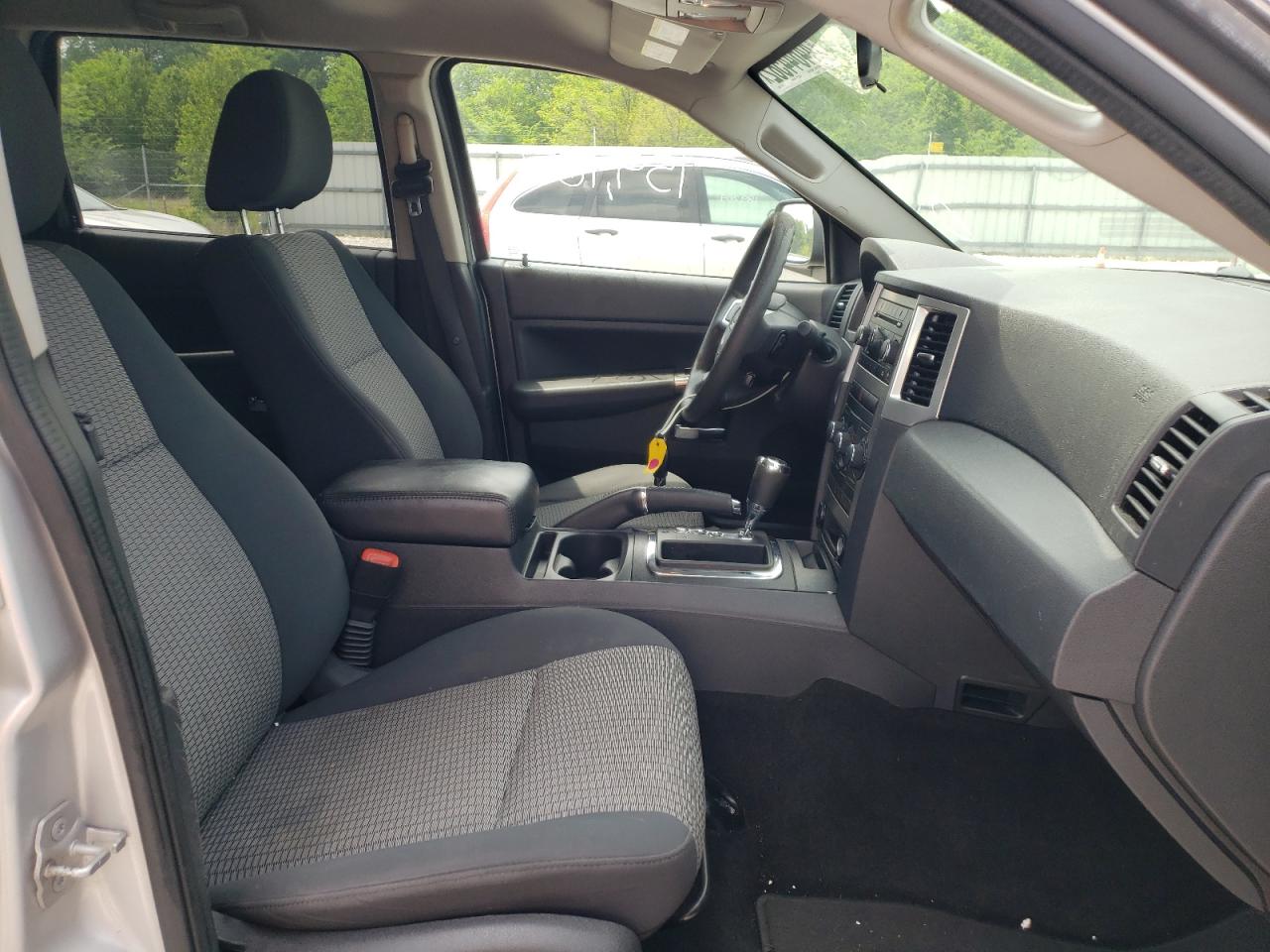 Photo 5 from auction – 2010 JEEP GRAND CHER with VIN 1J4PR4GKXAC131899