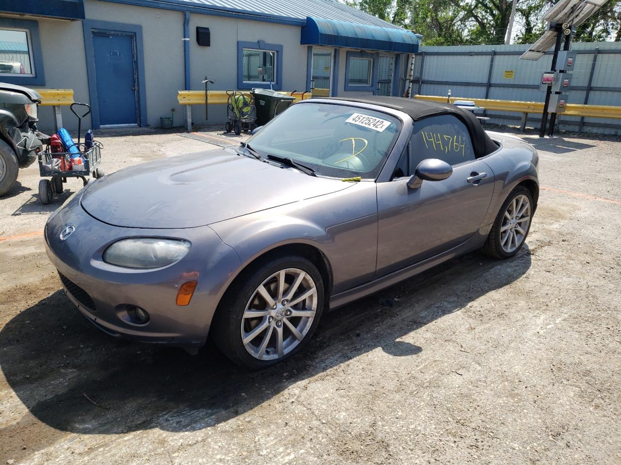Photo 2 from auction – 2007 MAZDA MX-5 MIATA with VIN JM1NC25F270126733