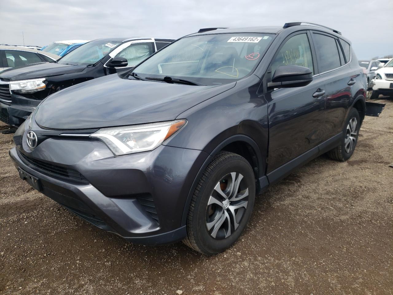 Photo 2 from auction – 2016 TOYOTA RAV4 LE with VIN JTMBFREV8GJ062704