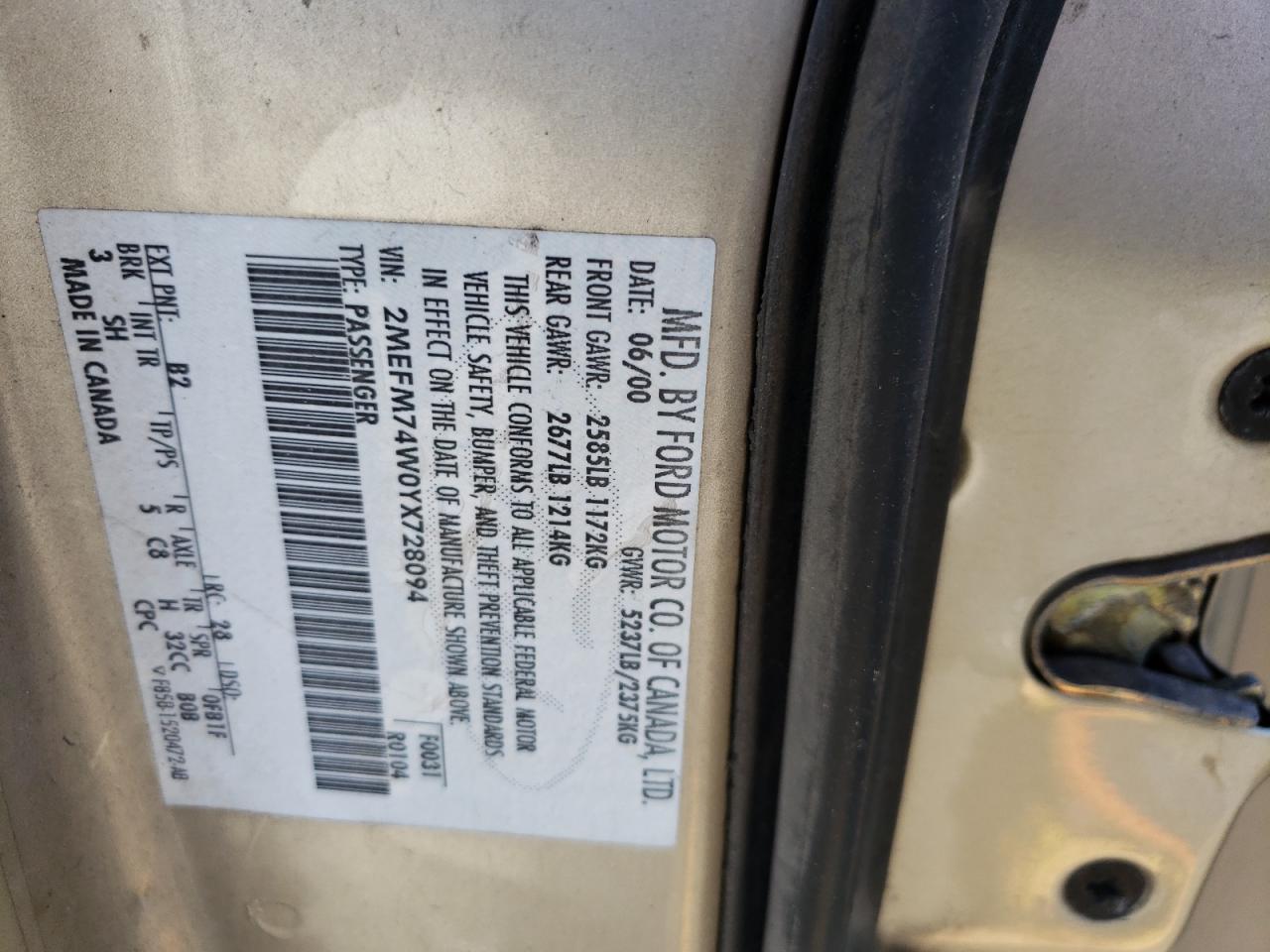Photo 10 from auction – 2000 MERCURY GRAND MARQ with VIN 2MEFM74W0YX728094