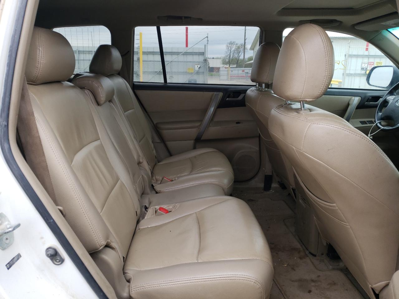 Photo 6 from auction – 2010 TOYOTA HIGHLANDER with VIN 5TDEK3EH3AS001237