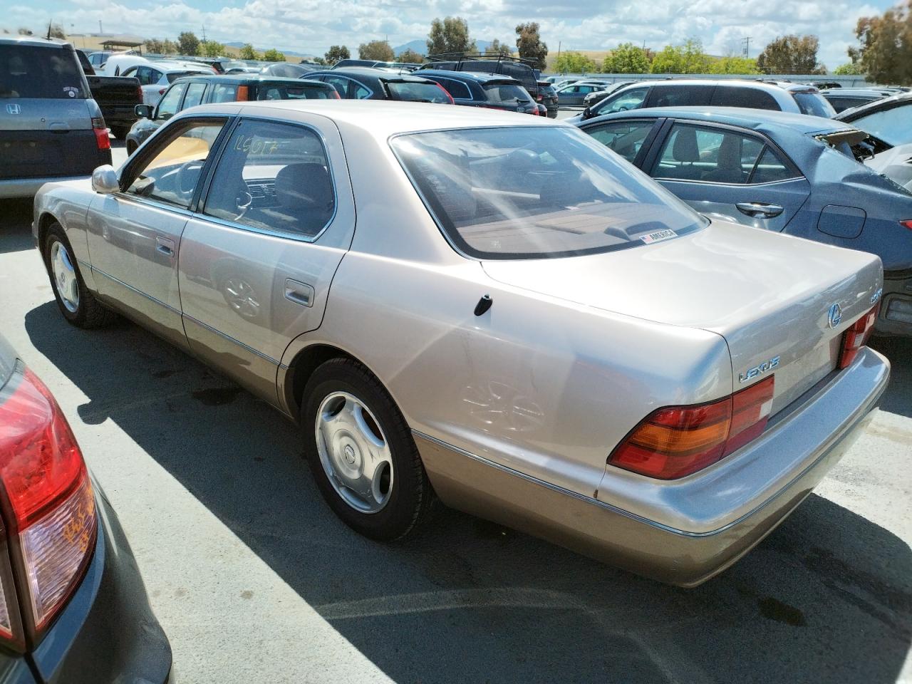 Photo 3 from auction – 1997 LEXUS LS 400 with VIN JT8BH28F8V0085925