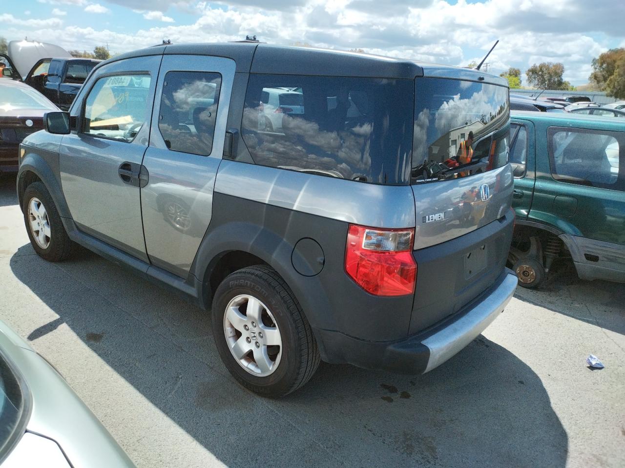 Zdjęcie 3 z aukcji – 2005 HONDA ELEMENT EX z VIN 5J6YH28645L011583