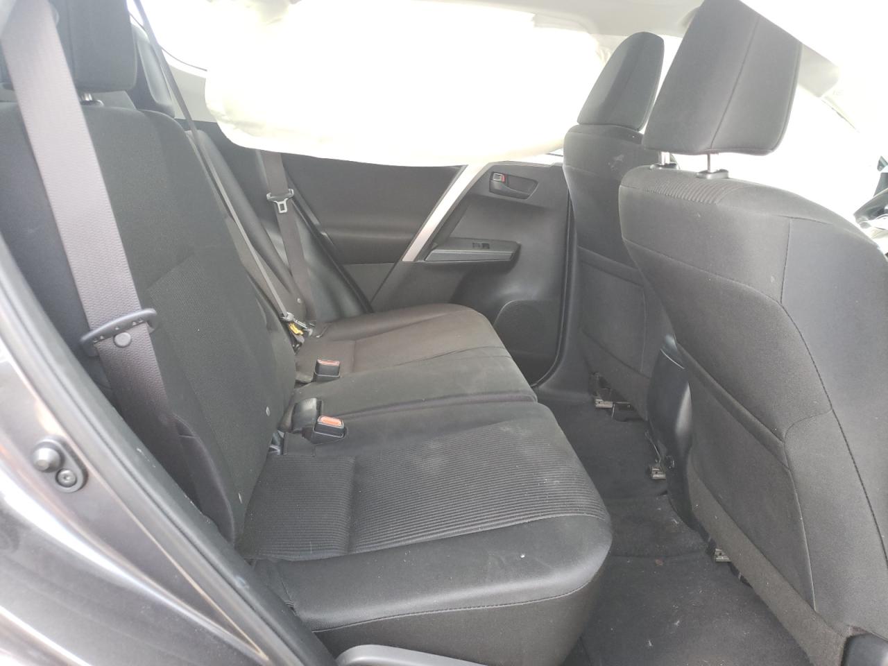 Photo 6 from auction – 2018 TOYOTA RAV 4 with VIN JTMZFREV8JJ741913