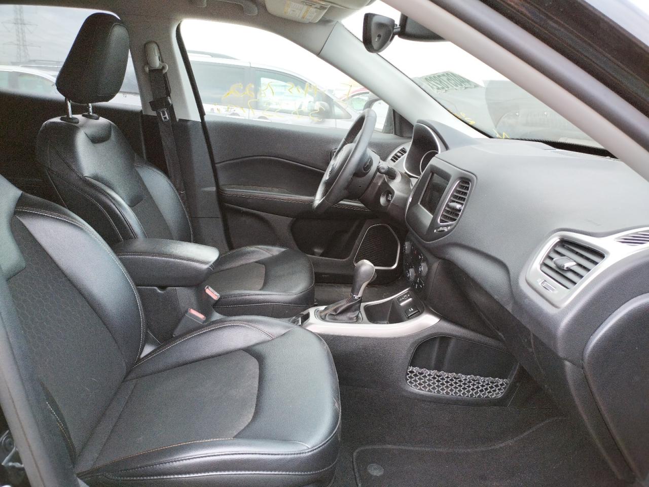 Photo 5 from auction – 2017 JEEP COMPASS LA with VIN 3C4NJCBB1HT691007