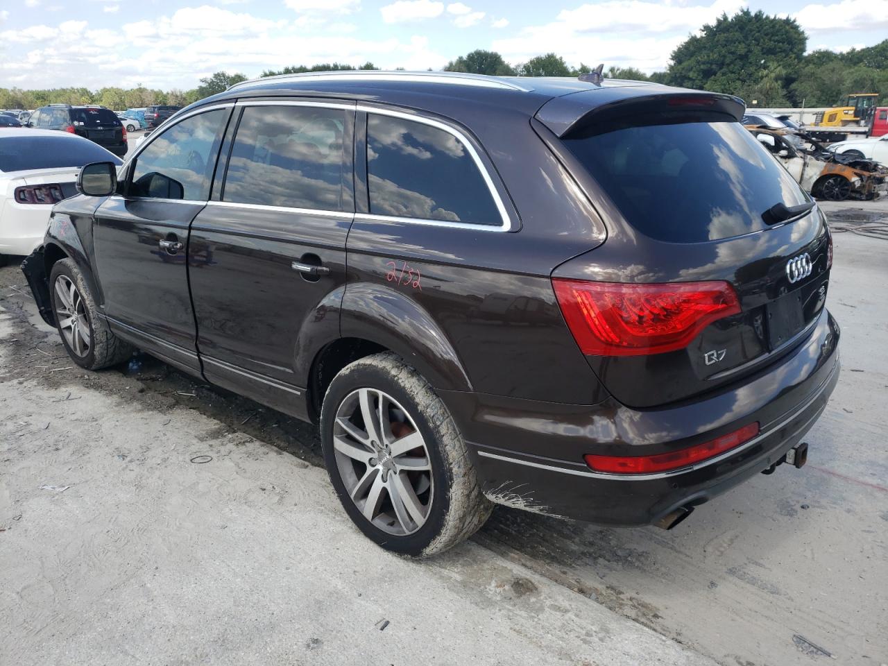 Photo 13 from auction – 2010 AUDI Q7 PRESTIG with VIN WA1VYAFE0AD008143