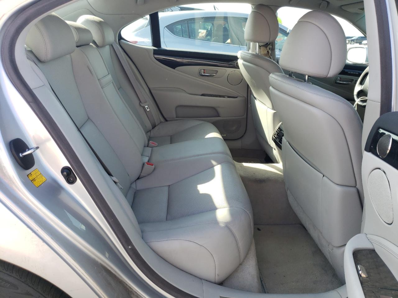 Photo 6 from auction – 2008 LEXUS LS 460 with VIN JTHBL46F985082777