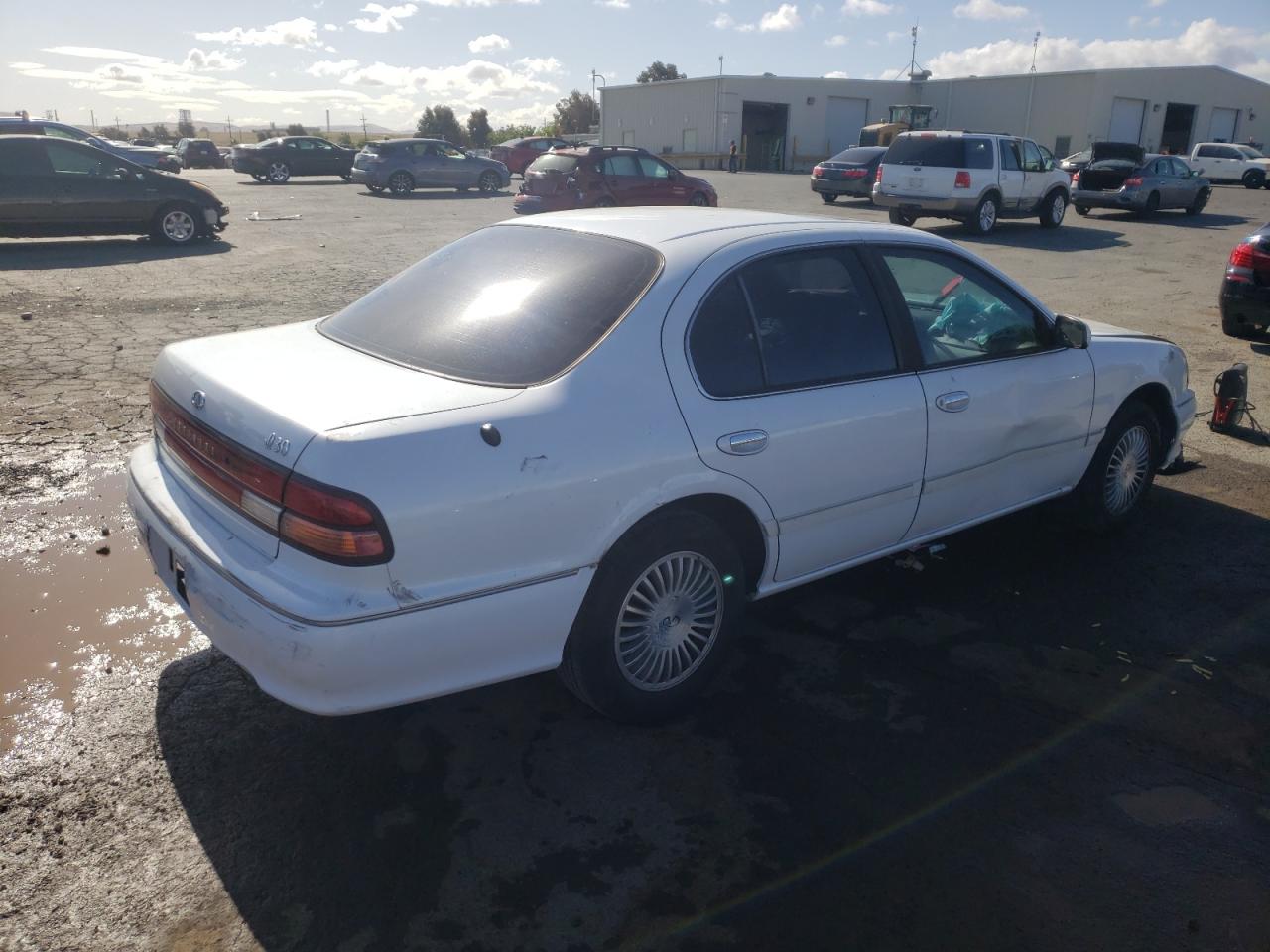 Photo 4 from auction – 1997 INFINITI I30 with VIN JNKCA21D1VT402055