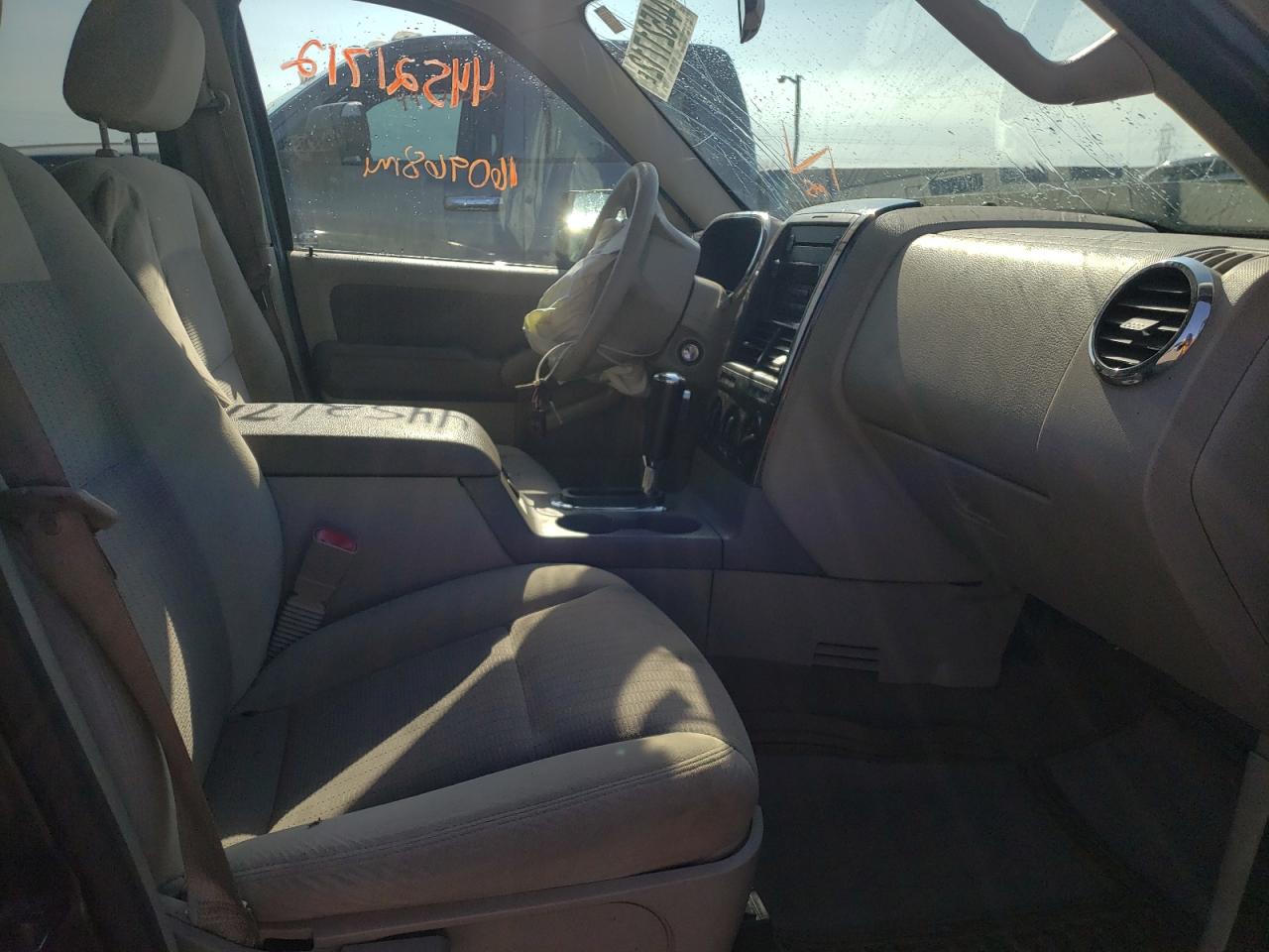 Photo 5 from auction – 2007 FORD EXPLORER X with VIN 1FMEU73E47UA82436