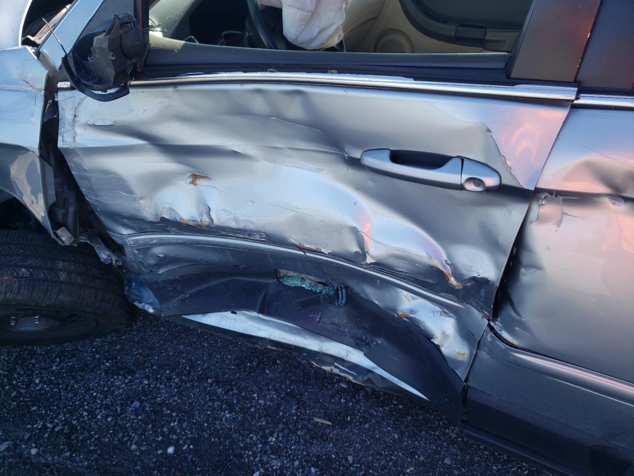 Photo 10 from auction – 2004 CHRYSLER PACIFICA with VIN 2C8GM68474R637829