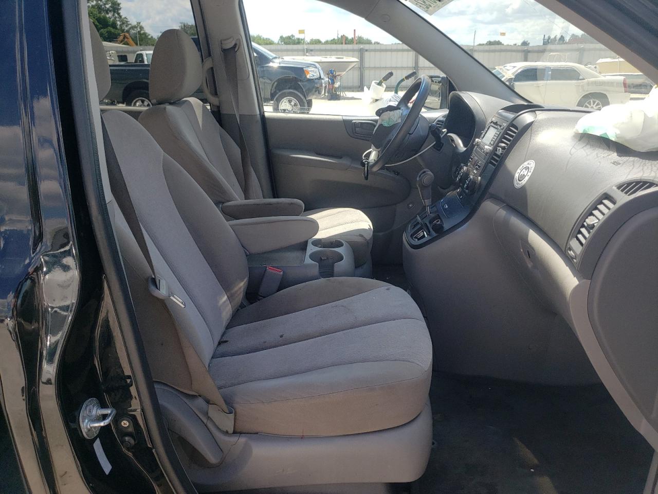 Photo 5 from auction – 2012 KIA SEDONA LX with VIN KNDMG4C72C6426058