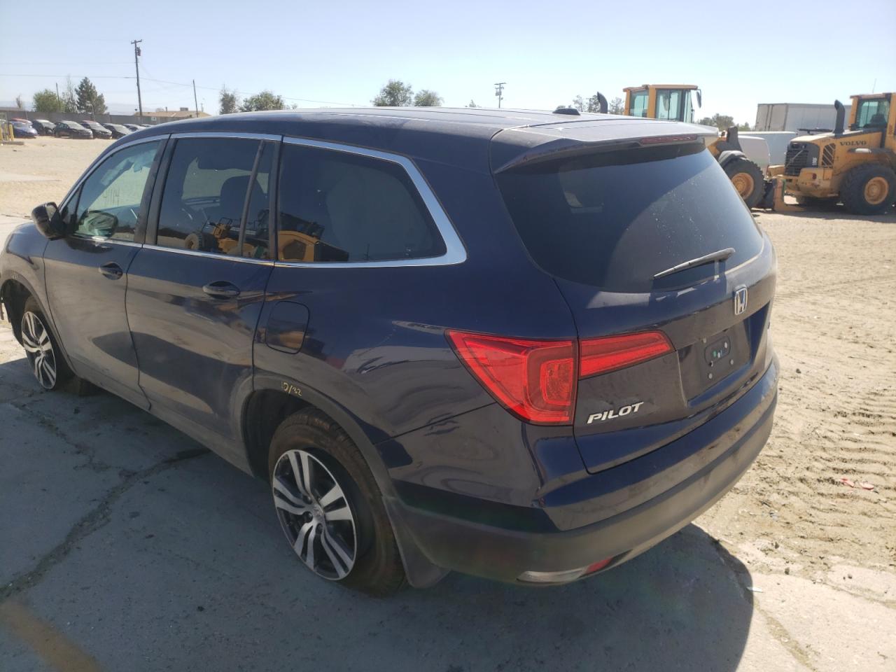 Photo 3 from auction – 2016 HONDA PILOT EXL with VIN 5FNYF6H57GB087587