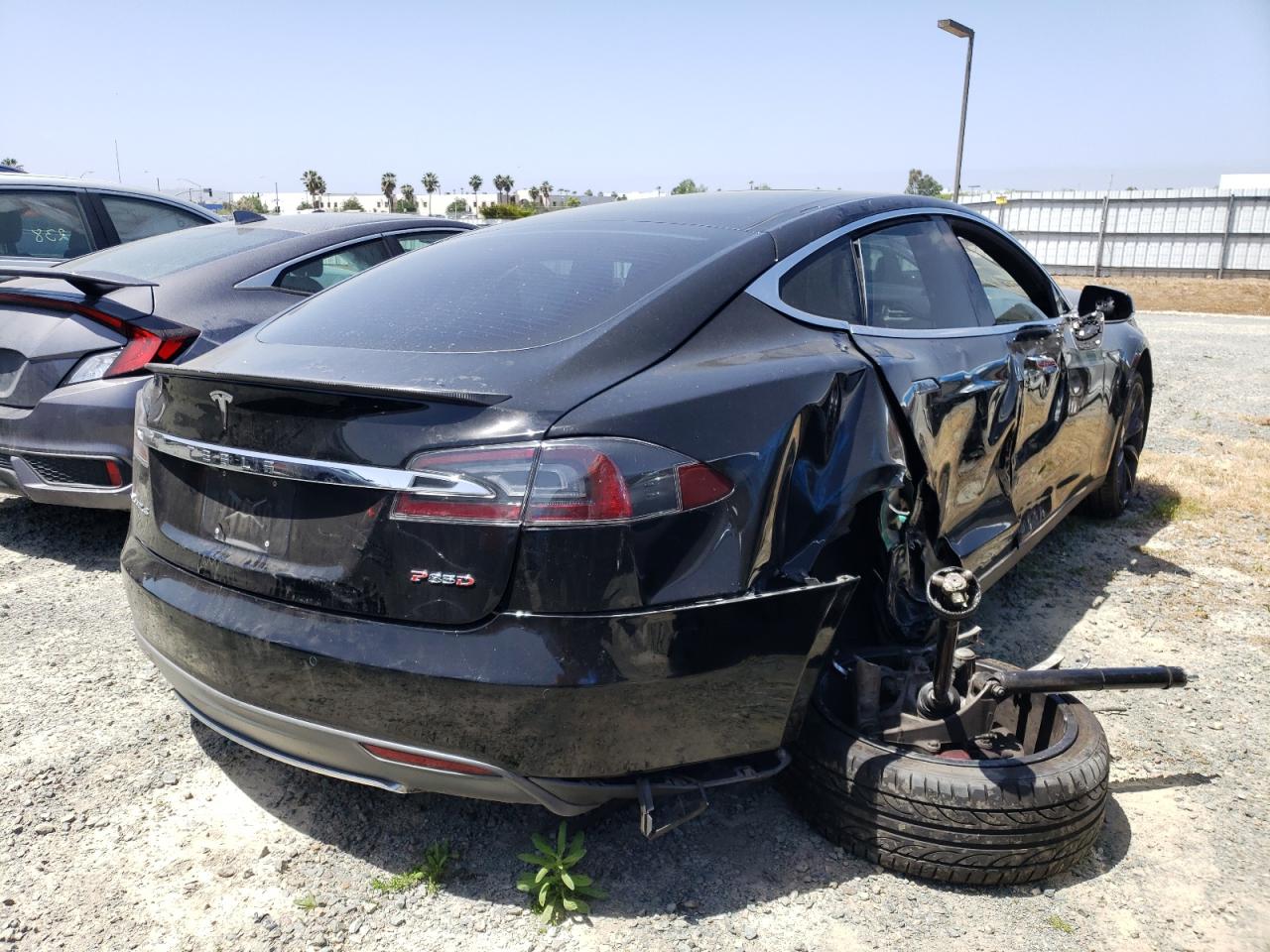 Photo 4 from auction – 2015 TESLA MODEL S 85 with VIN 5YJSA1H23FFP79566