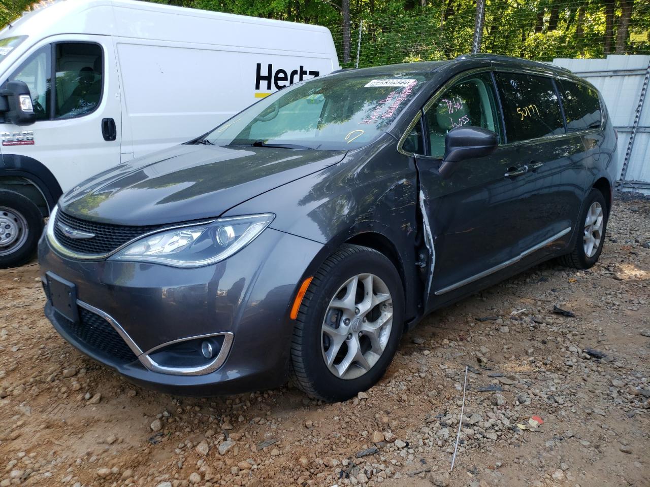 Photo 2 from auction – 2018 CHRYSLER PACIFICA T with VIN 2C4RC1EGXJR112421