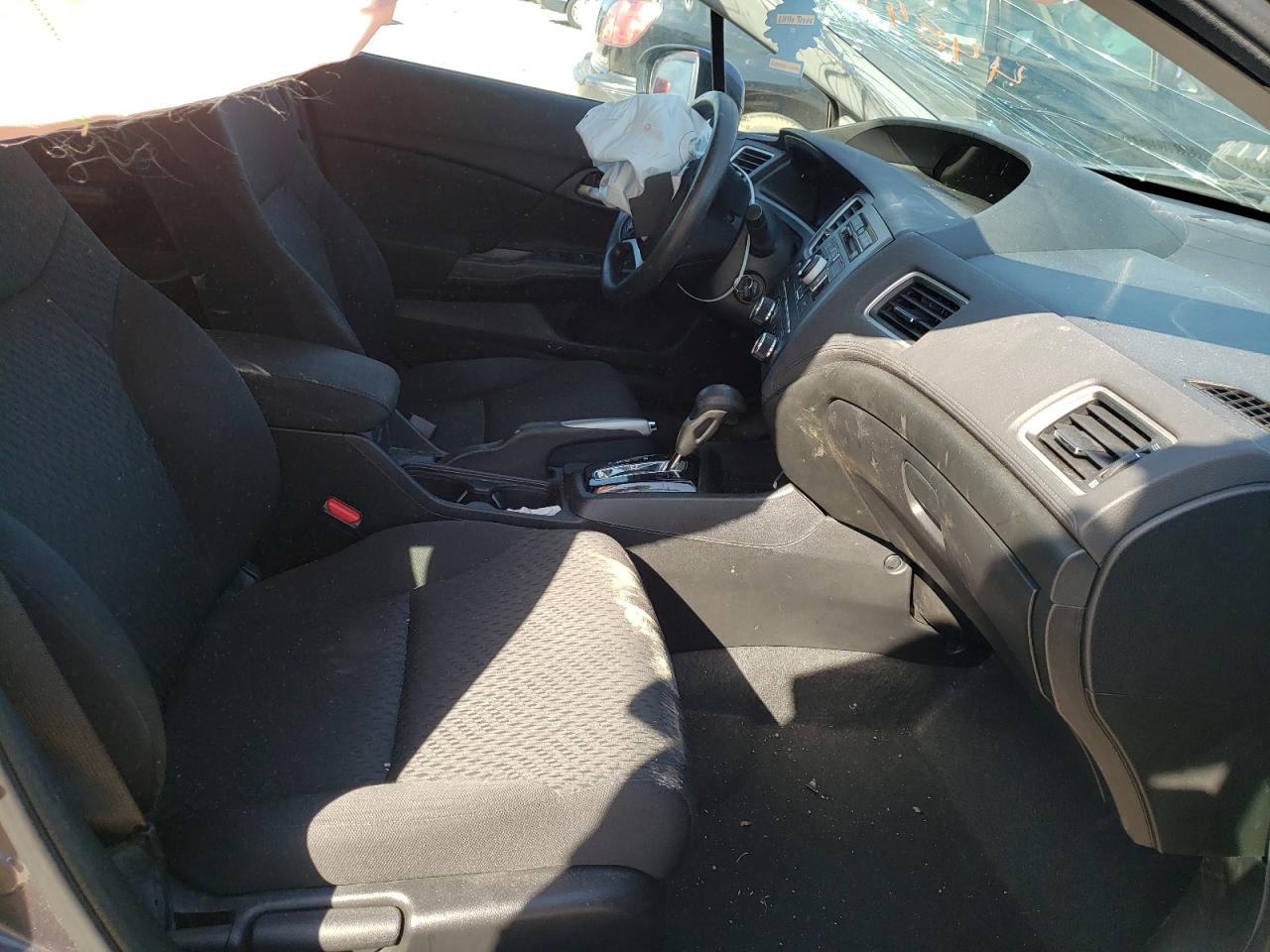Photo 5 from auction – 2015 HONDA CIVIC LX with VIN 19XFB2F59FE046090