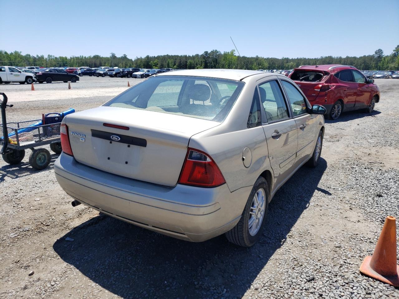 Photo 4 from auction – 2007 FORD FOCUS ZX4 with VIN 1FAFP34N07W352683
