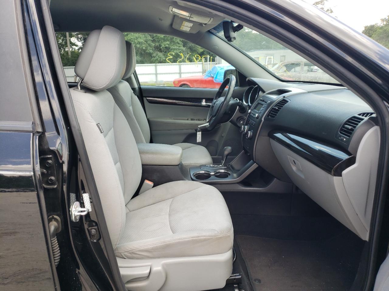 Photo 5 from auction – 2011 KIA SORENTO BA with VIN 5XYKT3A13BG013623