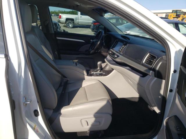 Photo 5 from auction – 2018 TOYOTA HIGHLANDER with VIN 5TDJZRFH9JS551473