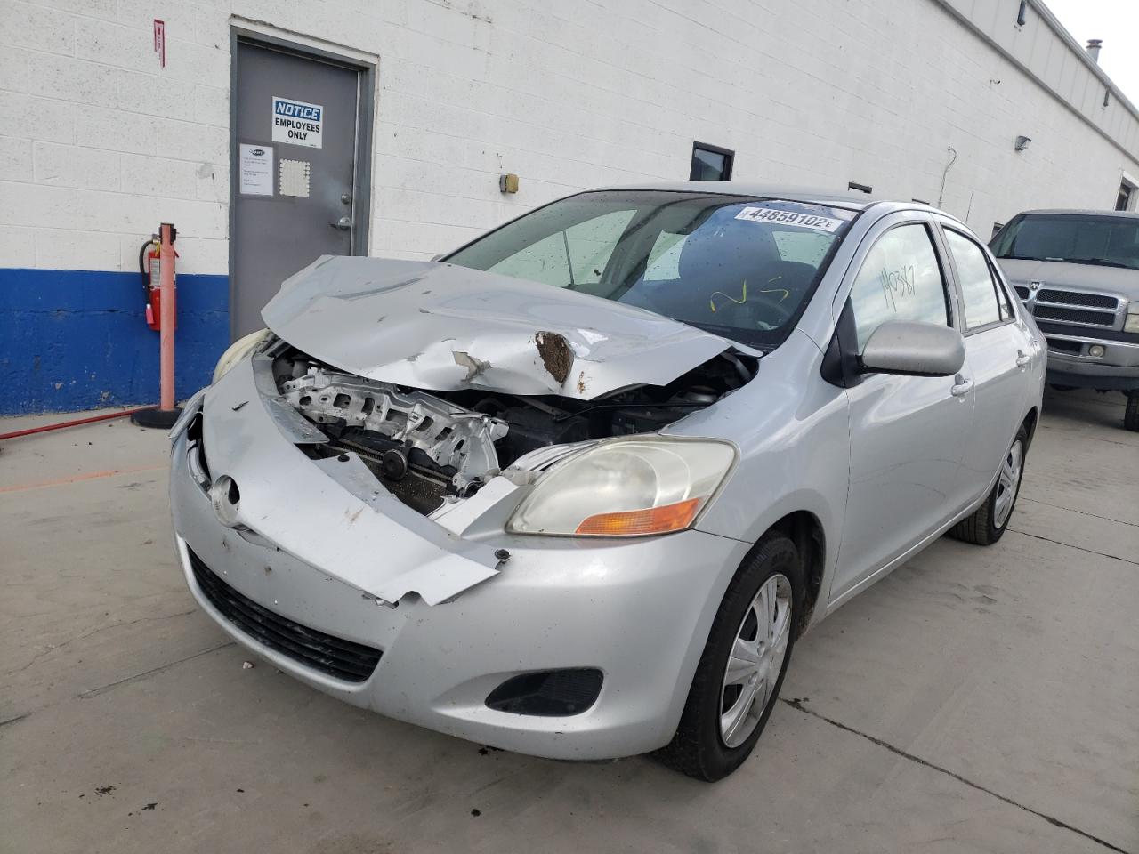 Photo 2 from auction – 2008 TOYOTA YARIS with VIN JTDBT923684032838
