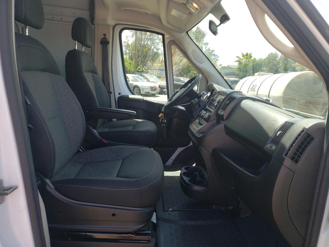 Photo 5 from auction – 2020 RAM PROMASTER with VIN 3C6TRVDG6LE133677